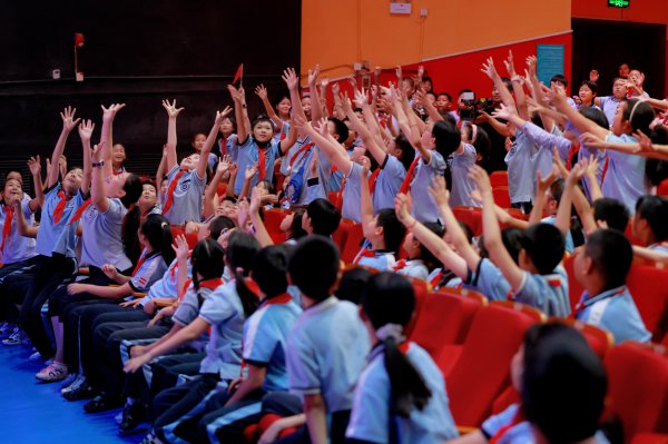 中国木偶艺术剧院获授“向阳区情感下一代讲授基地” ，舞台剧《我爱北京天安门》公益惠演